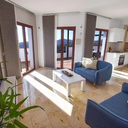 Penthouse: Poolside Retreat With Panoramic Views * Frigiliana