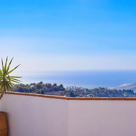 Penthouse: Poolside Retreat With Panoramic Views * Frigiliana