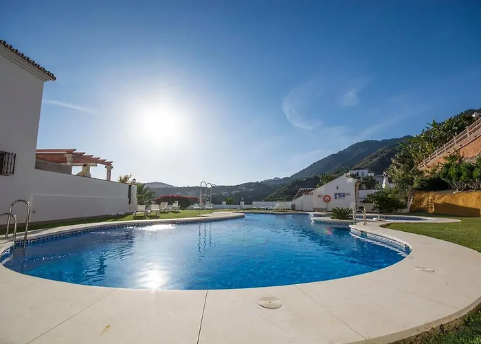 公寓 Penthouse 17a, 2 Bedroom, Pool, Large Terrace And Amazing Views In The Center Of Hansonholiday